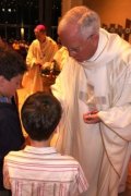 EasterVigil-Apr2011-16